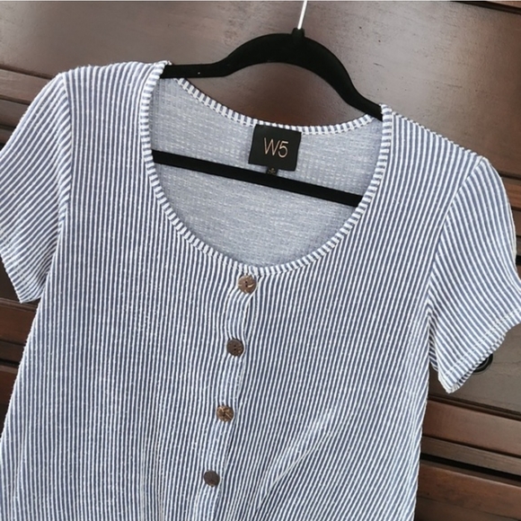 W5 Striped Button-Down Tie Front Shirt 💙 - Picture 3 of 5